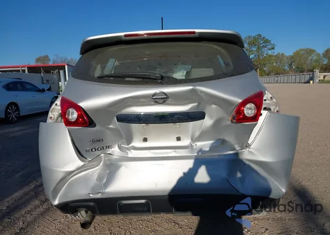 2013 Nissan Rogue S z USA, uszkodzony, nr VIN JN8AS5MT8DW548349